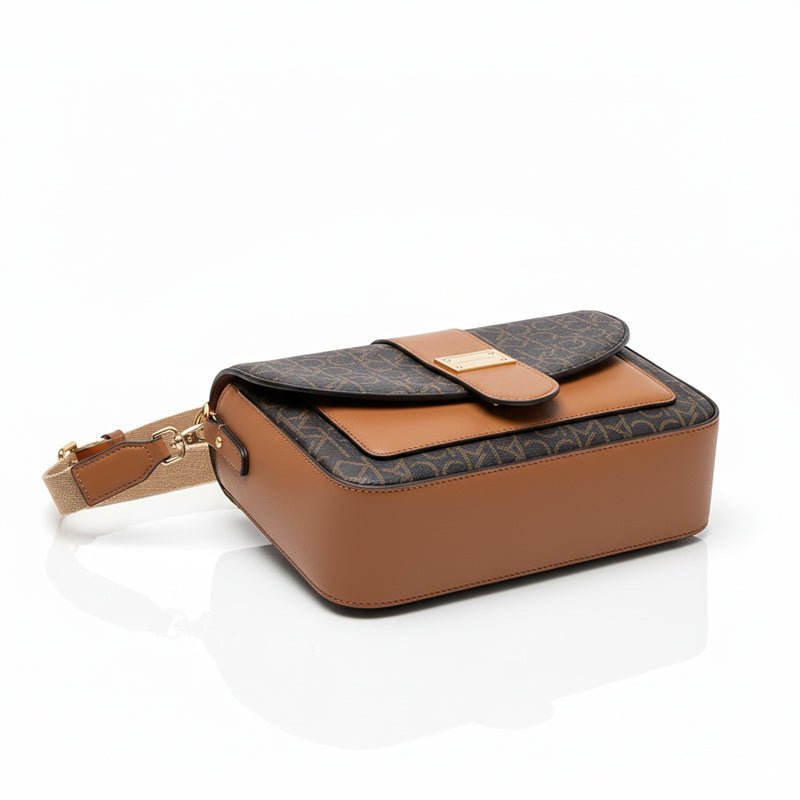 Calvin Klein Camera - Shoulderbag - Brown - CB29 - Runner