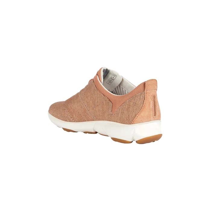 D NEBULA C - Runner