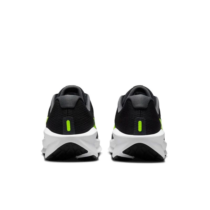 NIKEDOWNSHIFTER13 - Runner