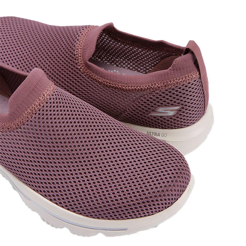 SKECHERS Go Walk Evolution Ultra Classy Slip - Ons SKW62 - Runner