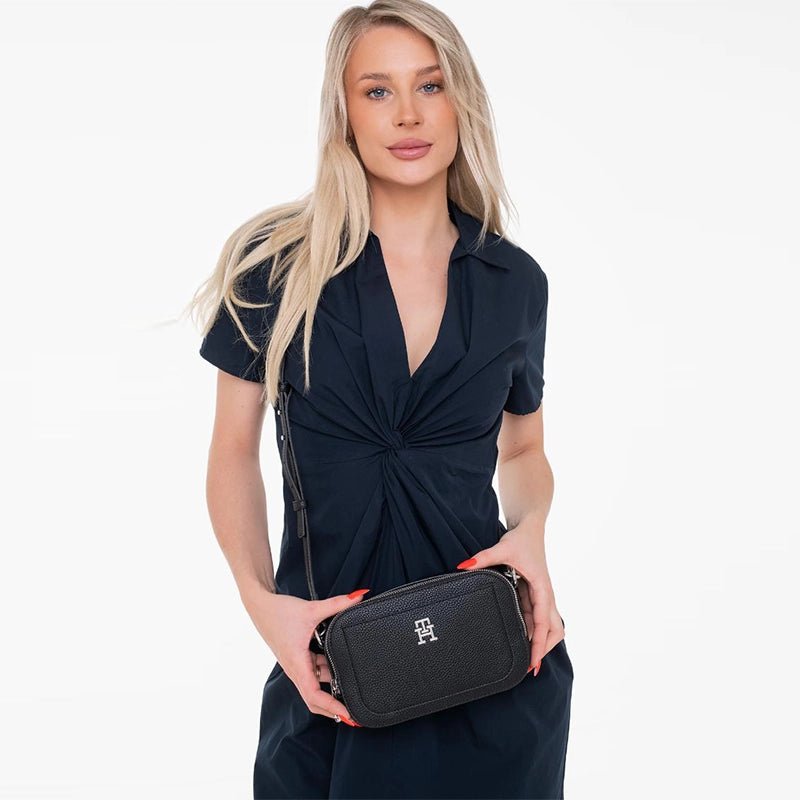 Tommy Hilfiger Emblem Camera Bag BLACK TB50 - Runner