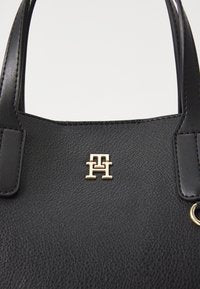 TOMMY HILFIGER Leather Crossbody Bag - Runner