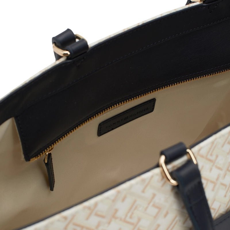 Tommy Hilfiger TH DISTINCT TOTE MONO - Shoulderbag - White TB100 - Runner