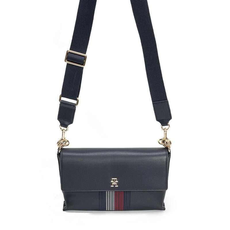 Tommy Hilfiger Women's Shoulder Bag TB96 - Runner
