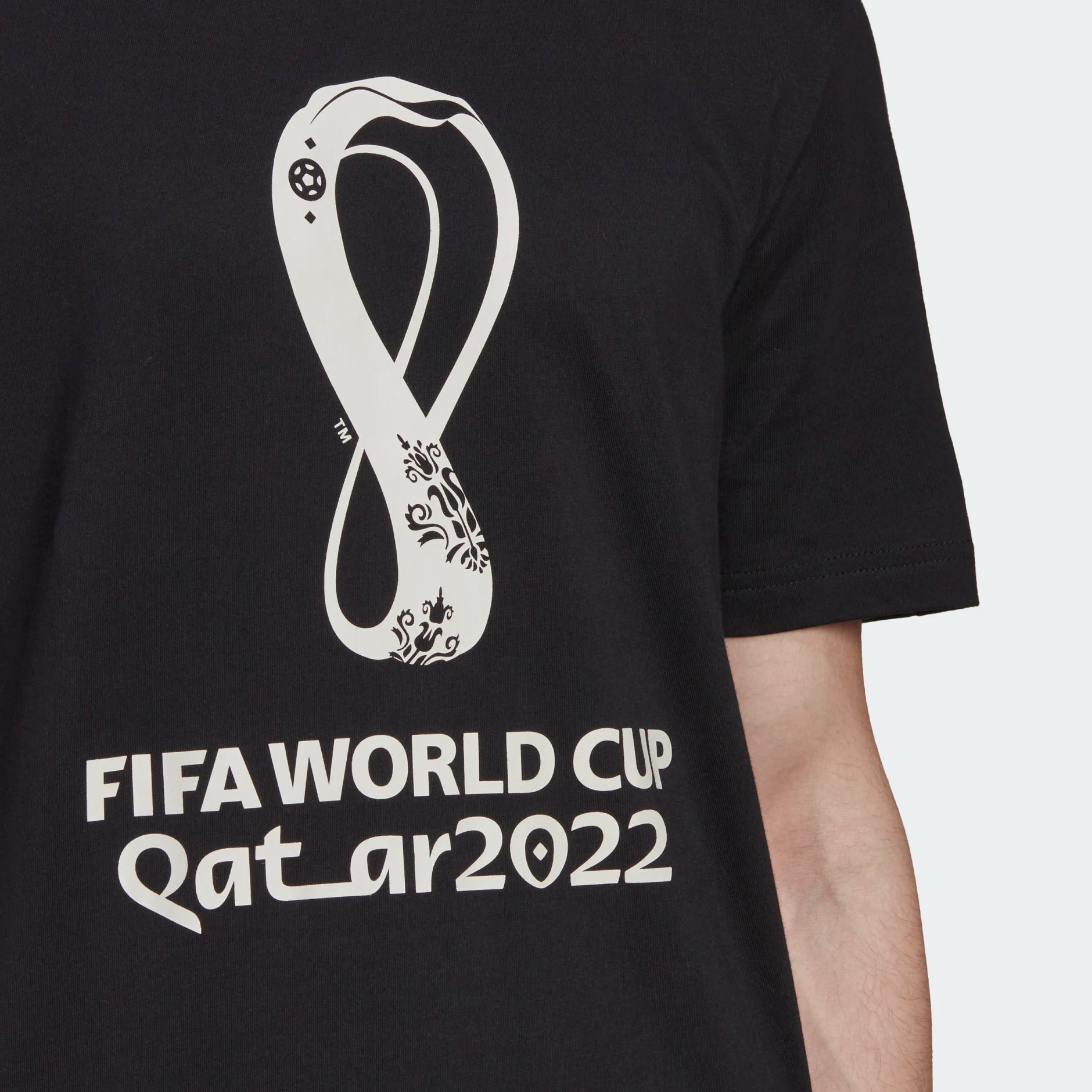 ADIDAS KIDS FIFA WORLD CUP 2022™ OFFICIAL EMBLEM TEE HD6386