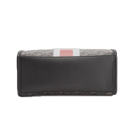 GUESS Brand Logo - Black - GB68 - Runner