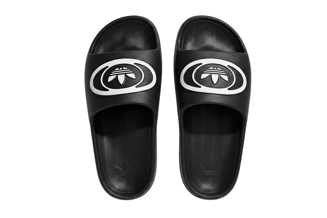 ADILETTE 00s SLIDES - Runner