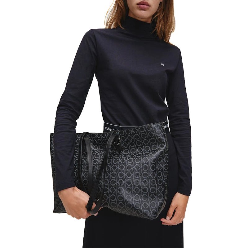 CALVIN KLEIN ALL - OVER MONOGRAM SHOULDERBAG CB66 - Runner