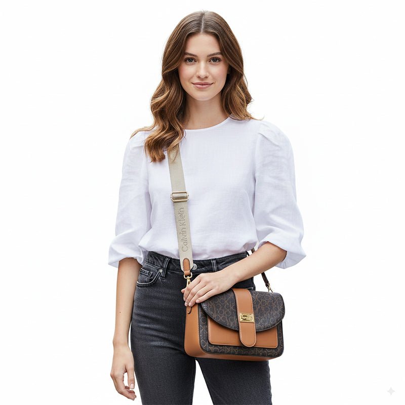Calvin Klein Camera - Shoulderbag - Brown - CB29 - Runner