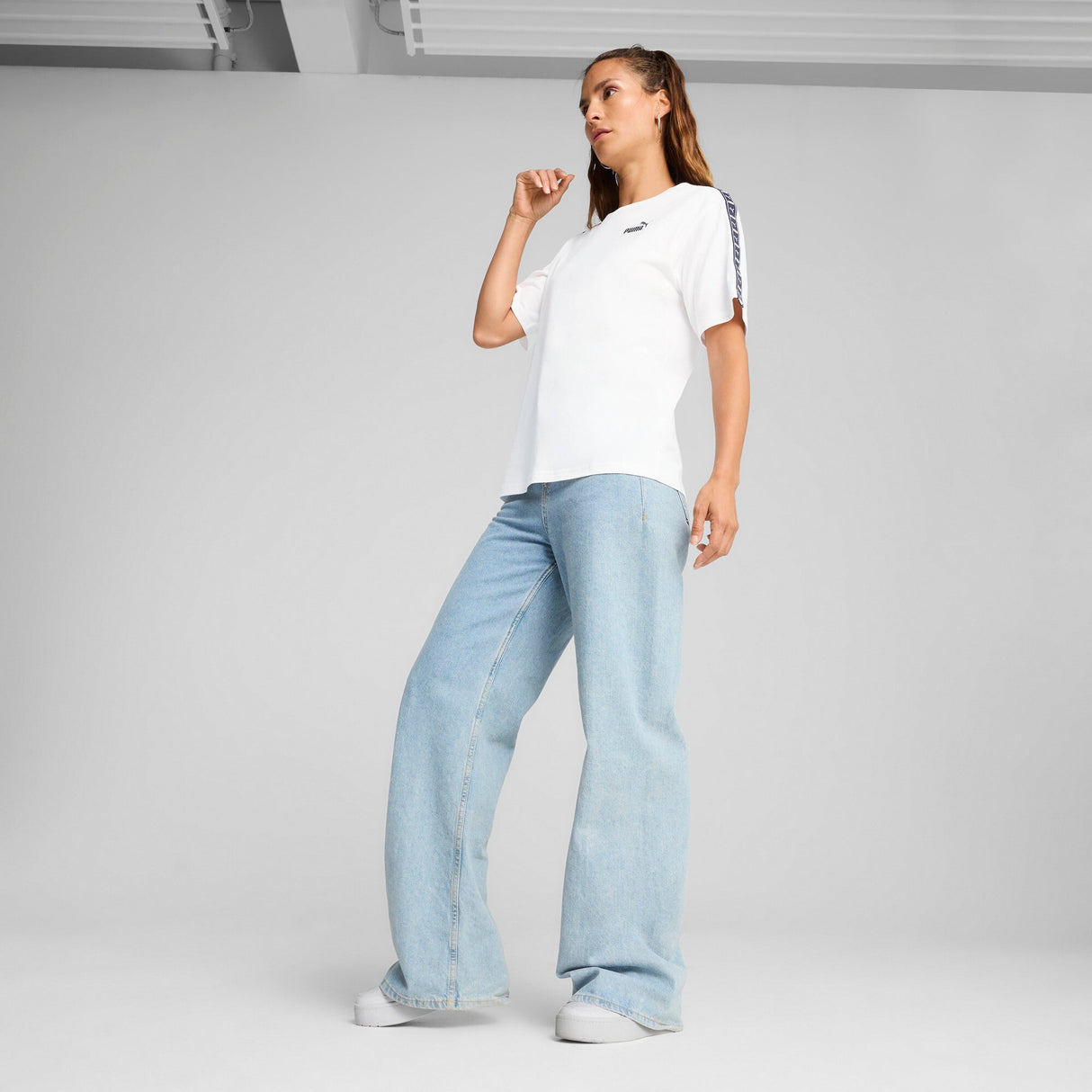 ESS TAPE Relaxed Tee - Runner