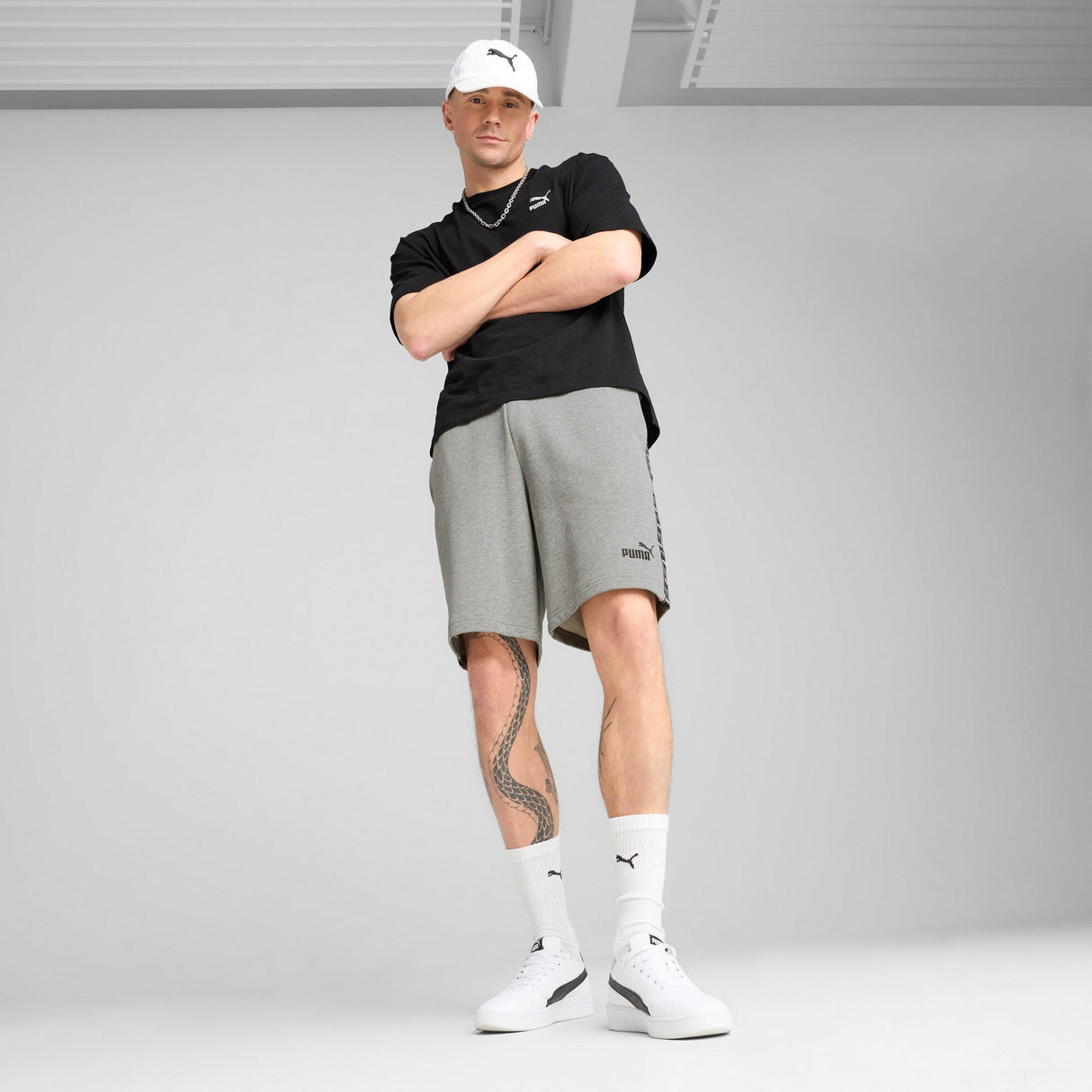 ESS TAPE Shorts 9" T - Runner