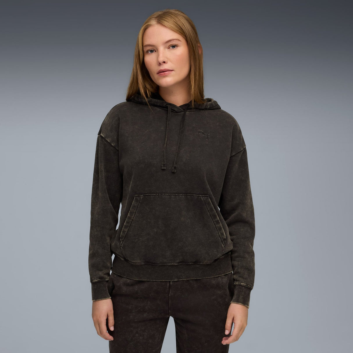 Essentials Elevated Relaxed Wash Hoodie Women - Runner