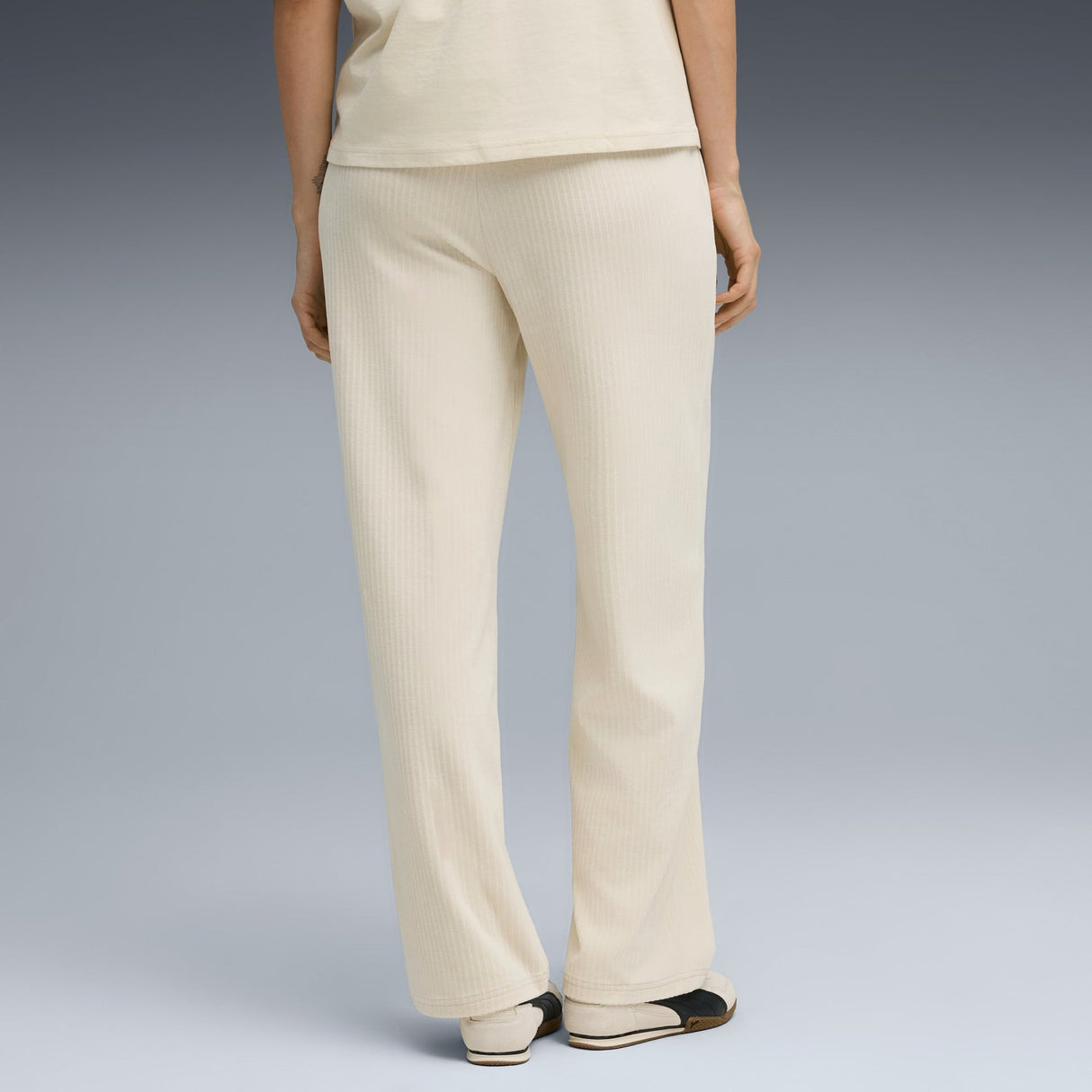 Essentials Elevated Velour Pants Women - Runner