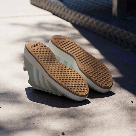 Grand Court Base 00s Shoes - Runner