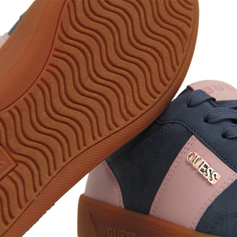 Guess THANES Women GUW503 - Runner