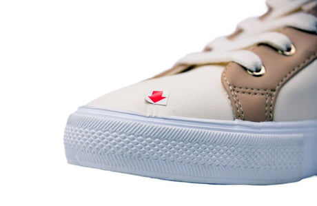 GUESS WOMEN SHOES Size 40 ROW12 - Runner