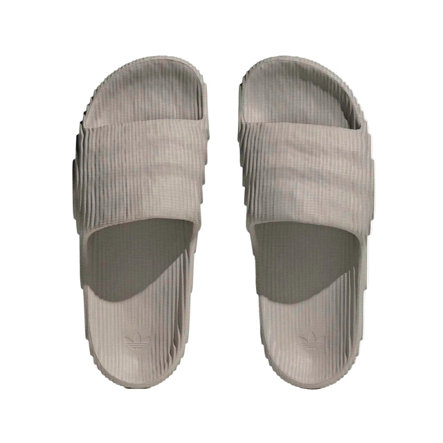 Island Club Adilette 22 Slides - Runner