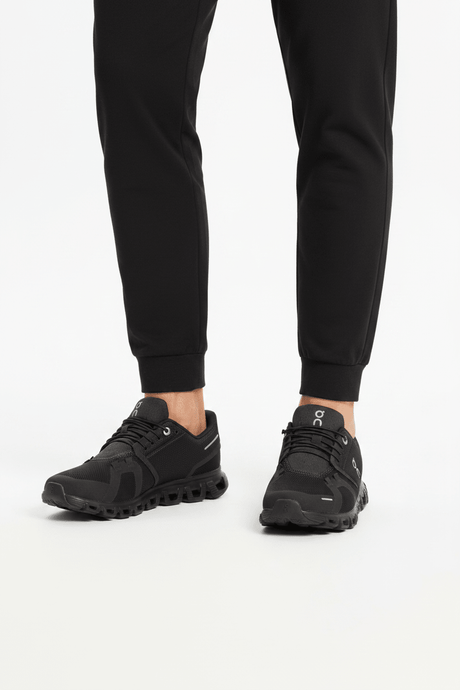ON CLOUD Cloud 6 - Runner