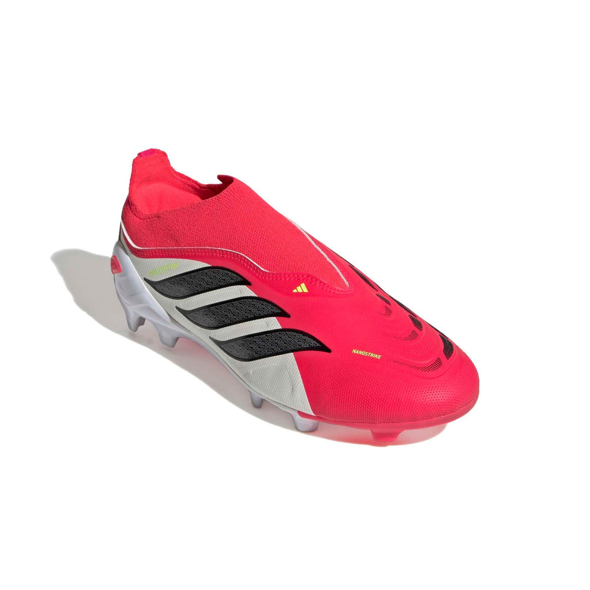 PREDATOR LEAGUE Laceless Firm Ground Football Boots Kids - Runner