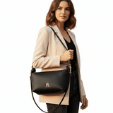 TOMMY HILFIGER Boressta TH - ShoulderBag - Black TB18 - Runner