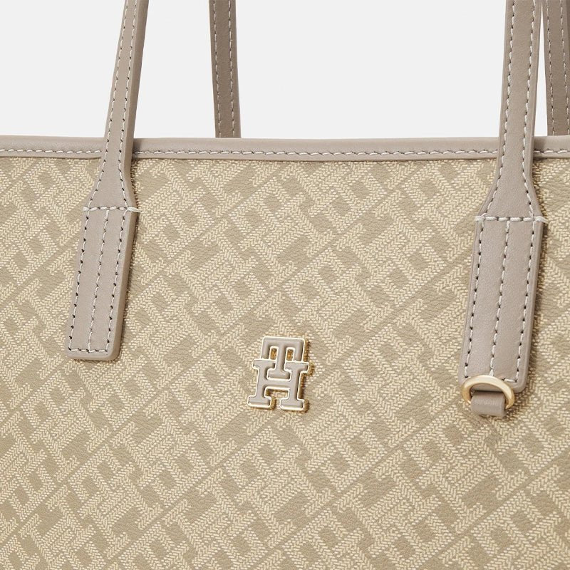 Tommy Hilfiger Monoplay Removable Laptop Pouch - Handbag TB114 - Runner