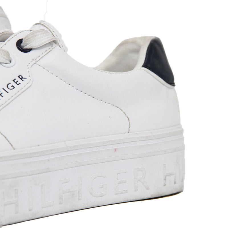 TOMMY WOMEN SHOES Size 36.5 ROW11 - Runner