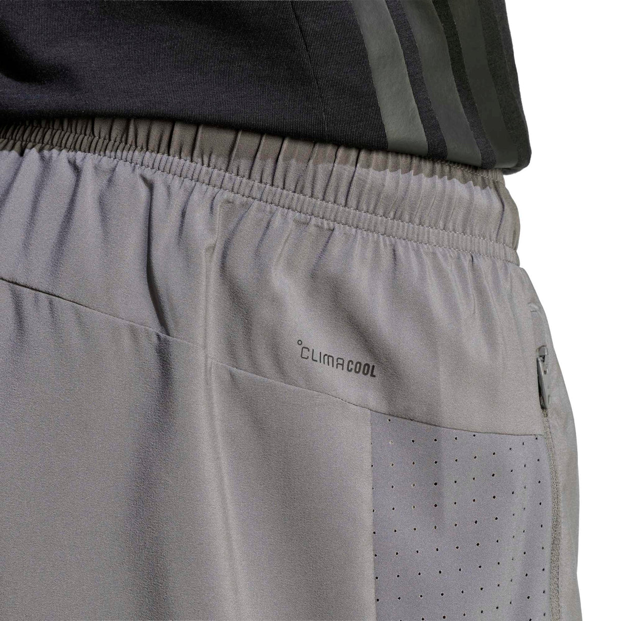 WORKOUT ESSENTIALS BASE WOVEN SHORT - Runner