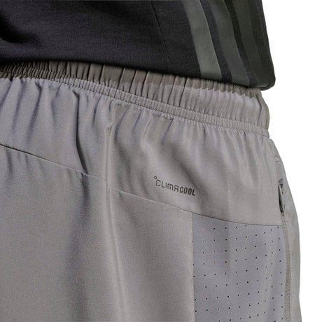 WORKOUT ESSENTIALS BASE WOVEN SHORT - Runner