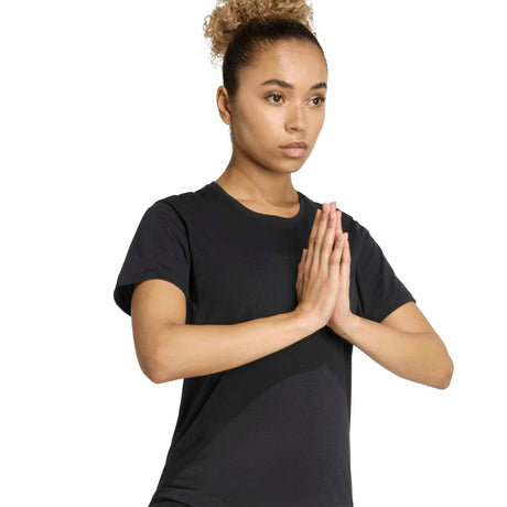 Yoga Essentials T-Shirt - Runner